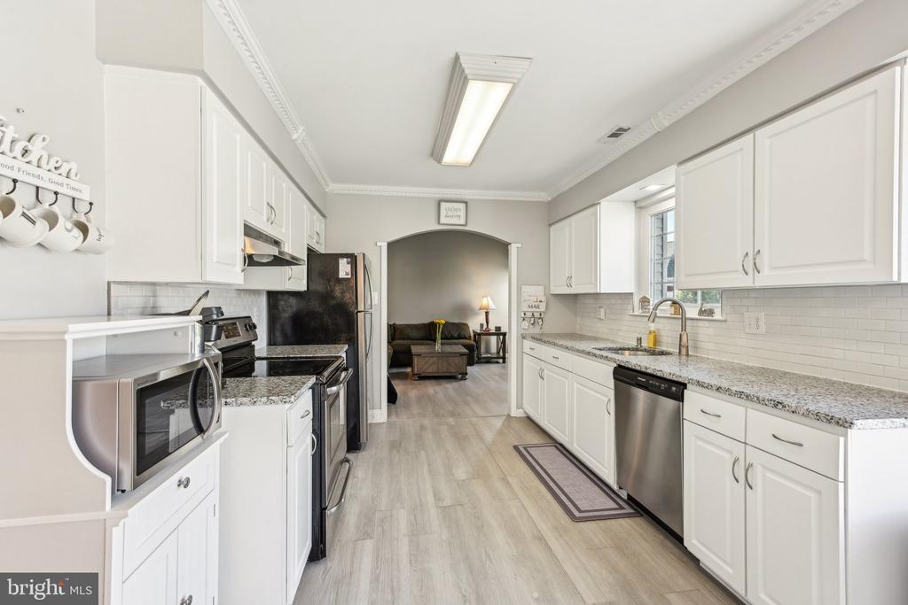 11 Winterset Ln