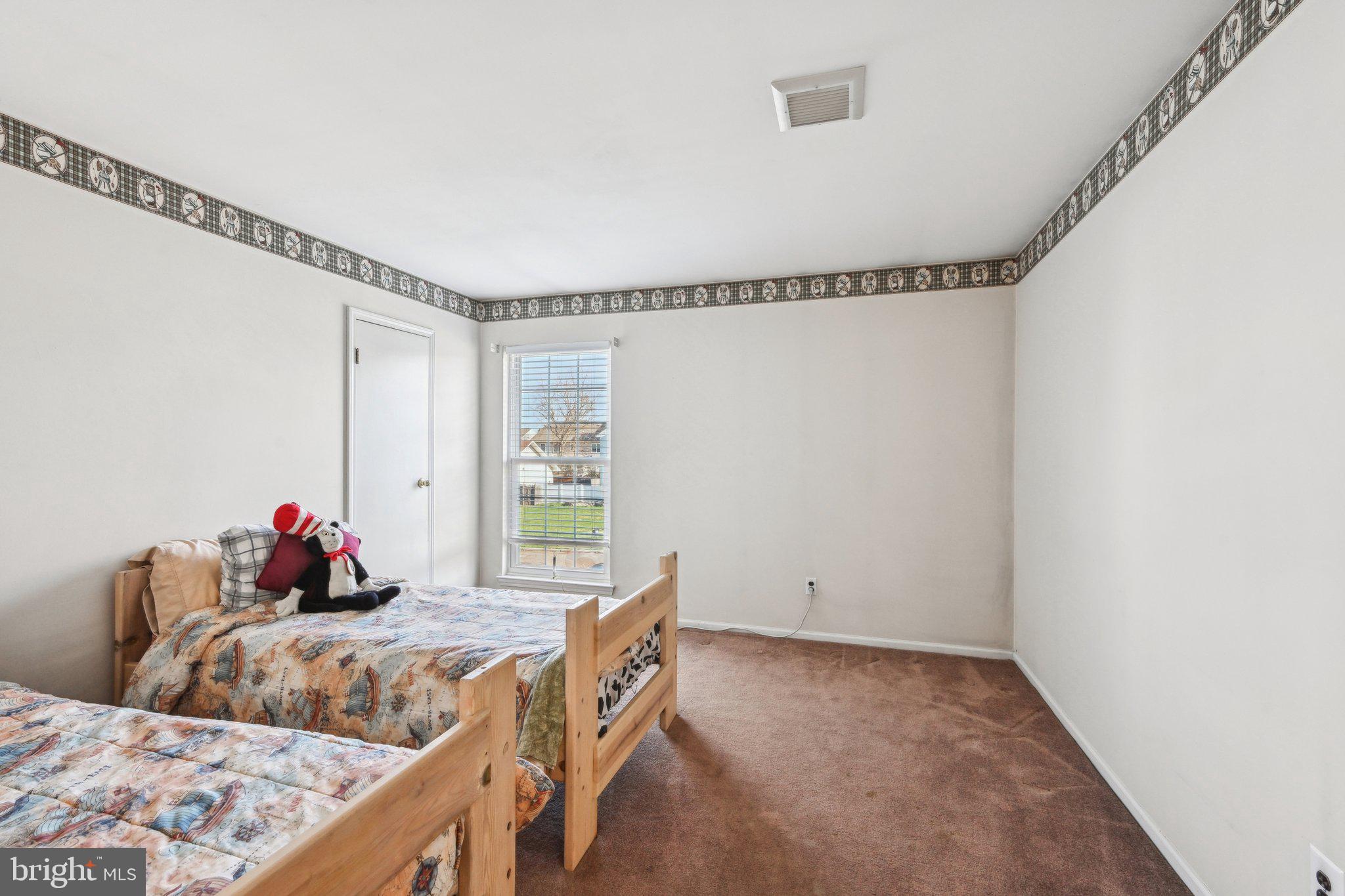 11 Winterset Ln