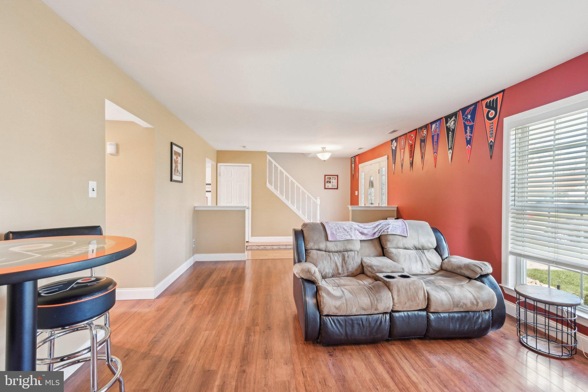11 Winterset Ln
