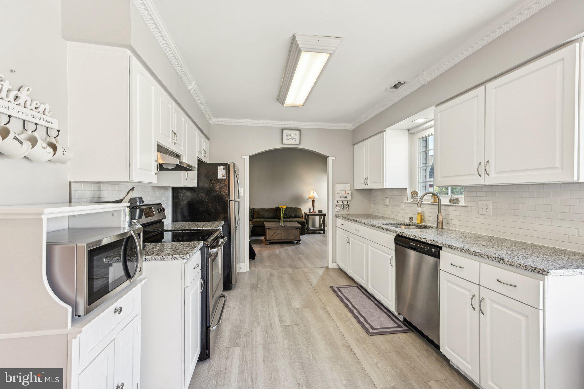 11 Winterset Ln