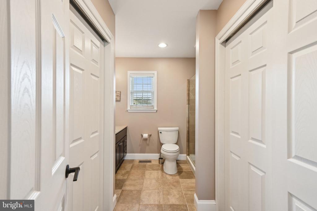 11 Winterset Ln