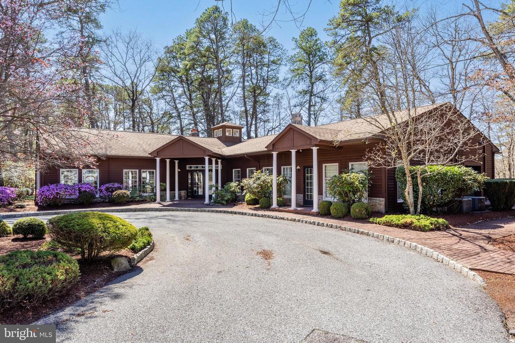12 WILDERNESS DRIVE