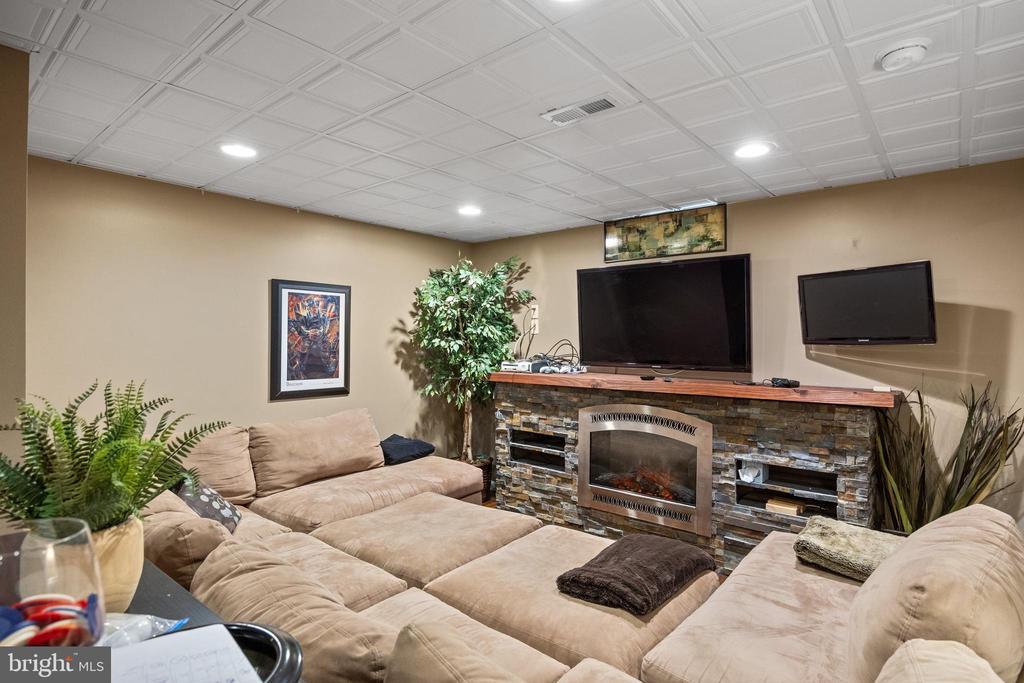 12 WILDERNESS DRIVE