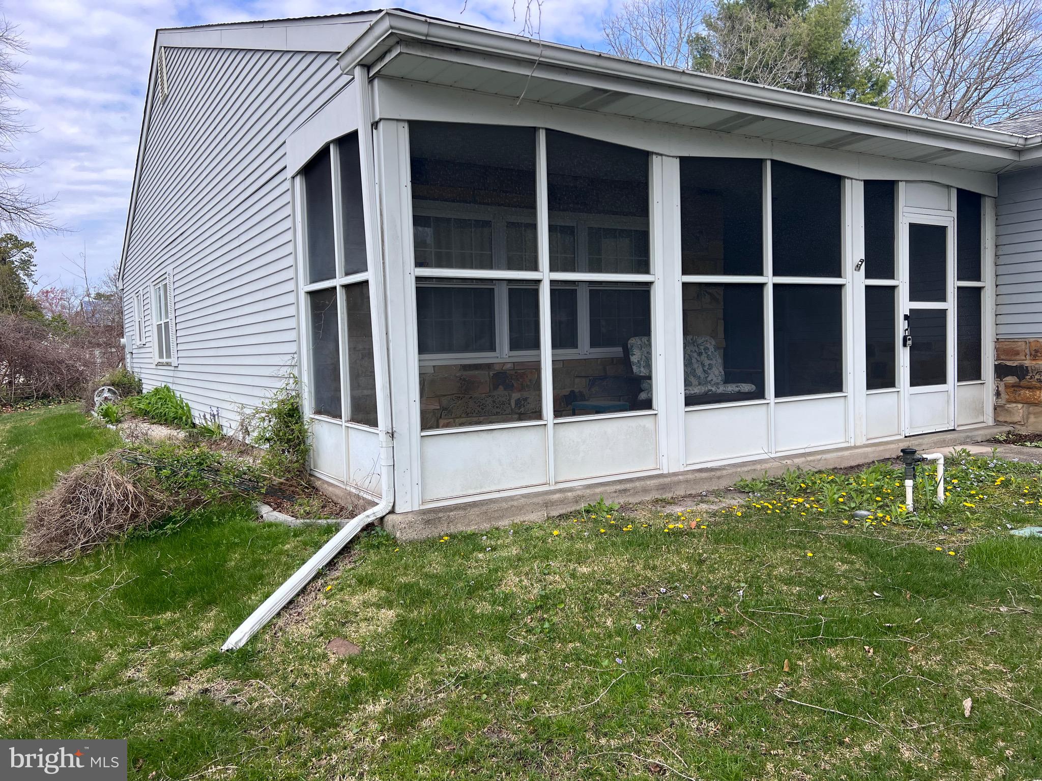7 Buckingham Dr