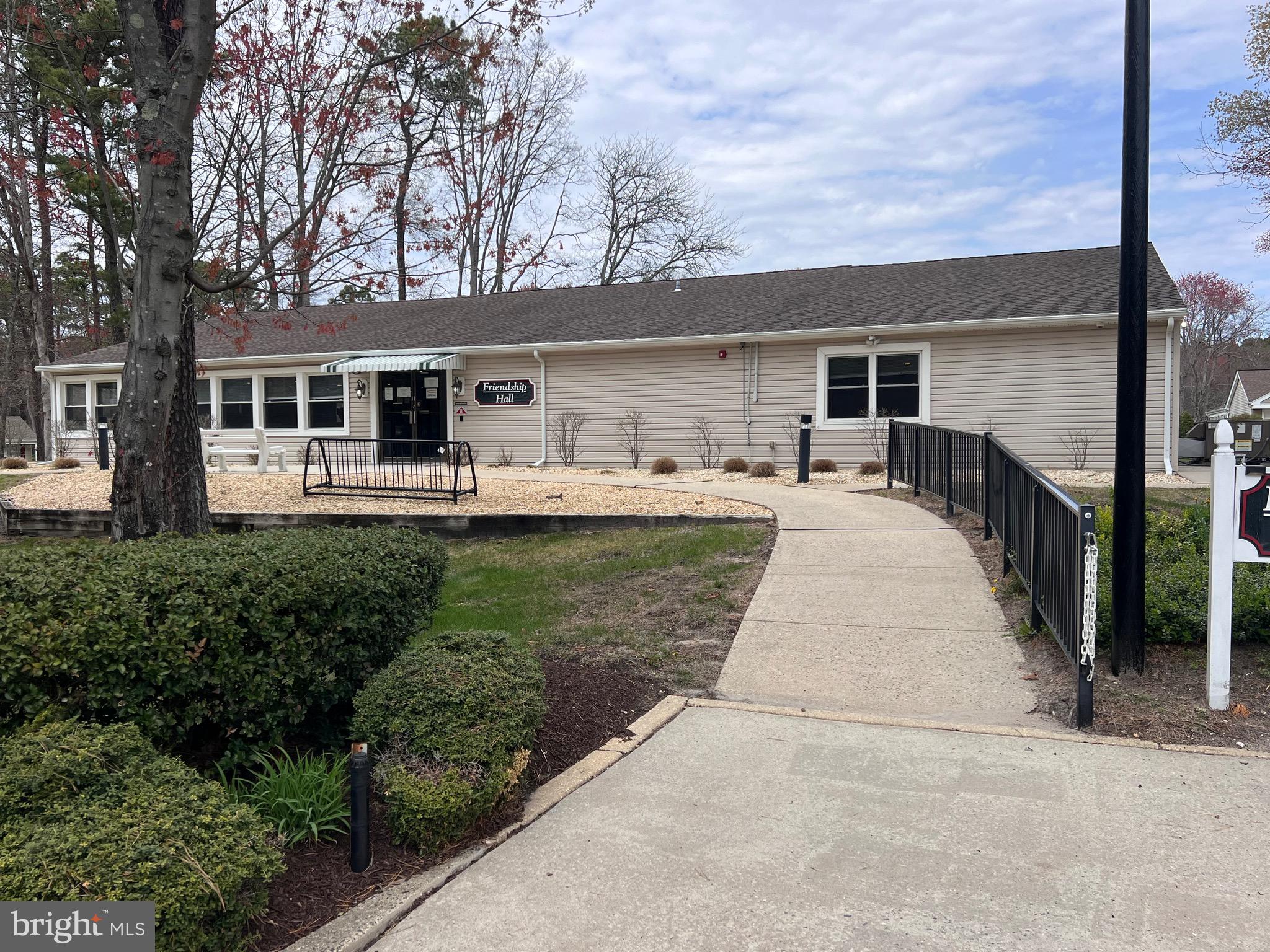 7 Buckingham Dr