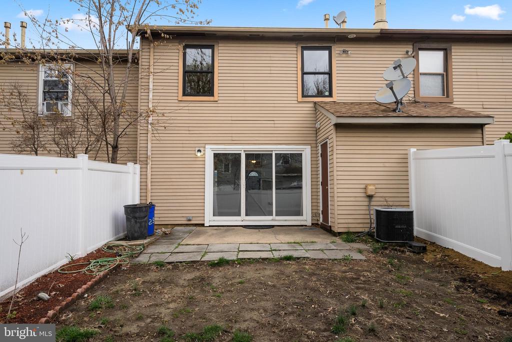 2503 ELBERTA LN