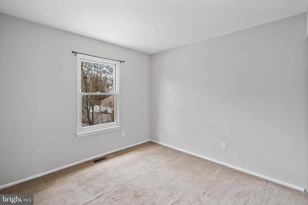 2503 ELBERTA LN