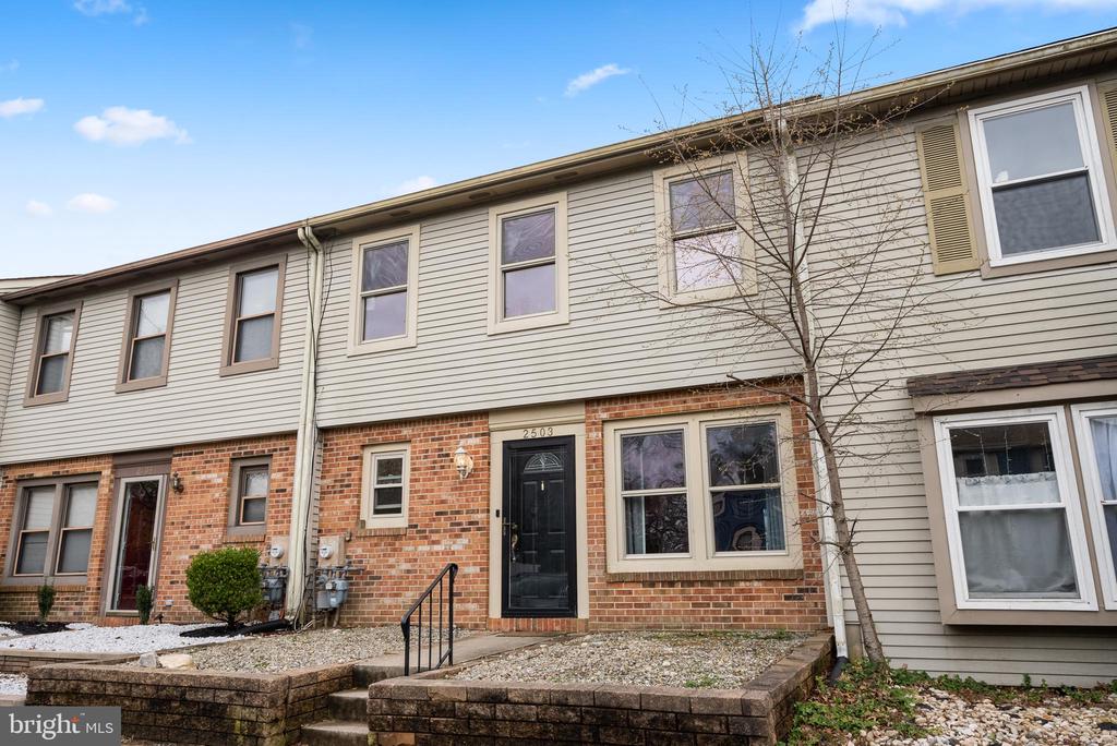 2503 ELBERTA LN