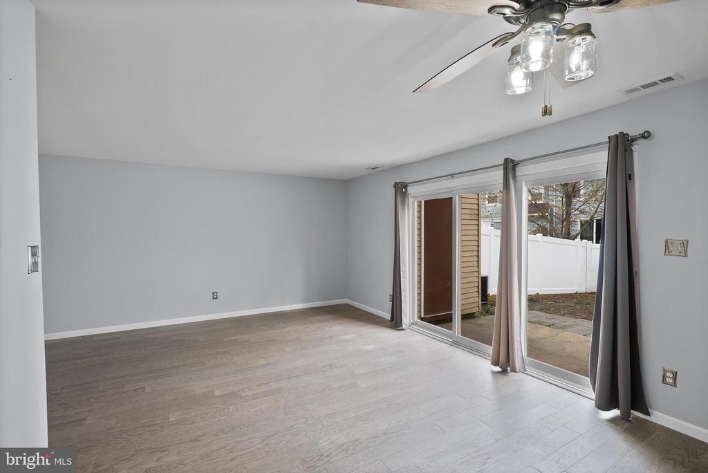2503 ELBERTA LN