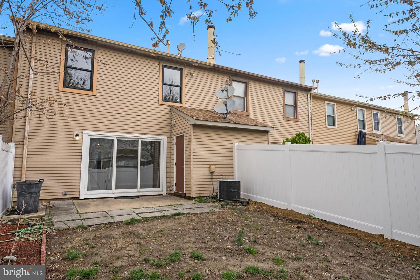 2503 ELBERTA LN