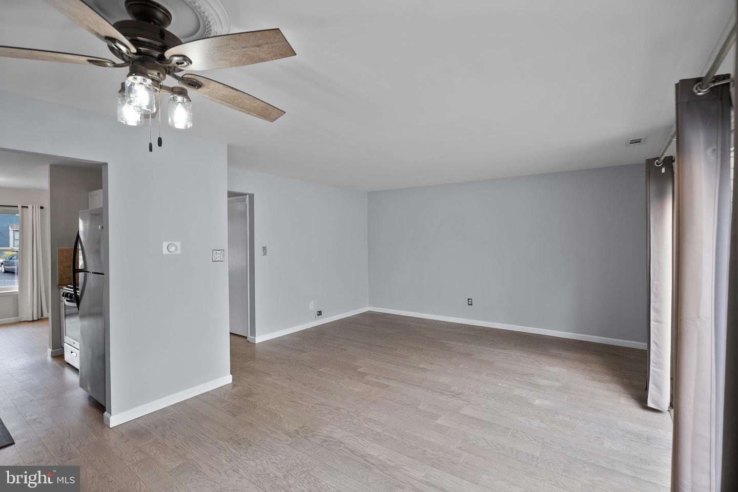 2503 ELBERTA LN