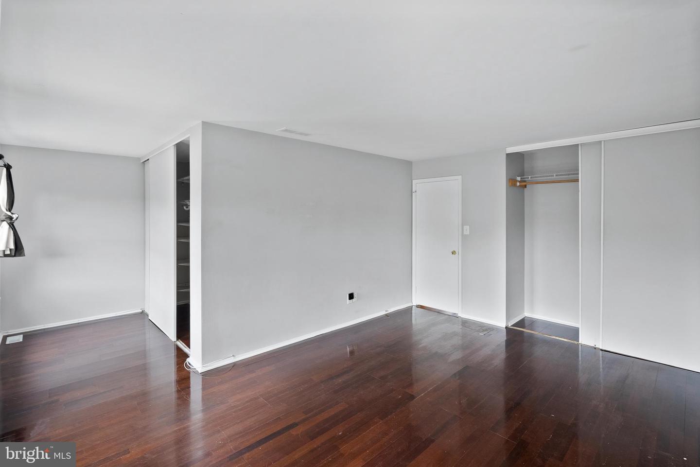 2503 ELBERTA LN