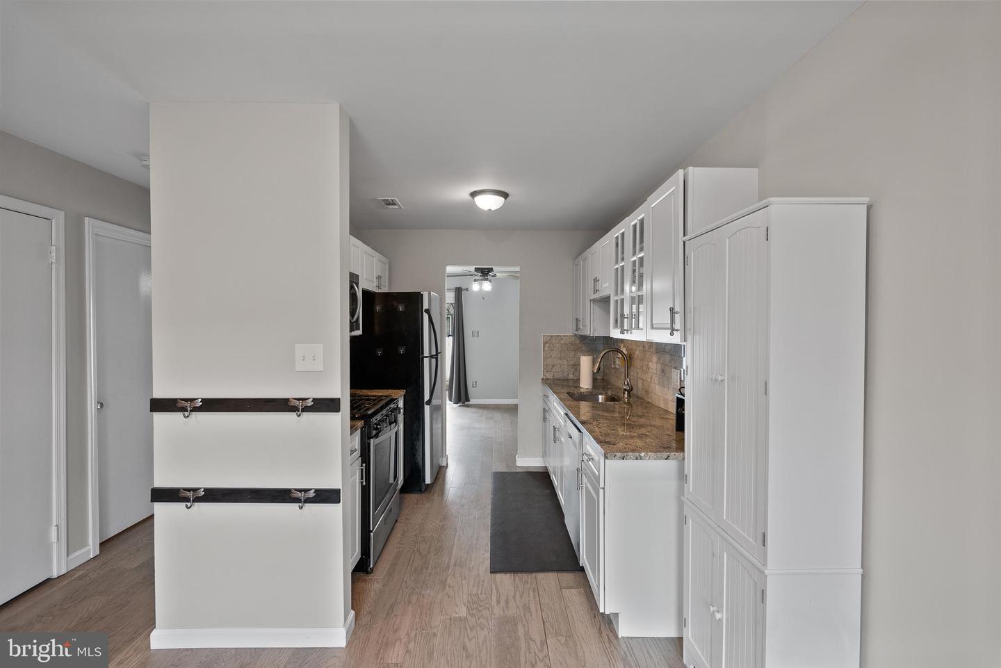 2503 ELBERTA LN