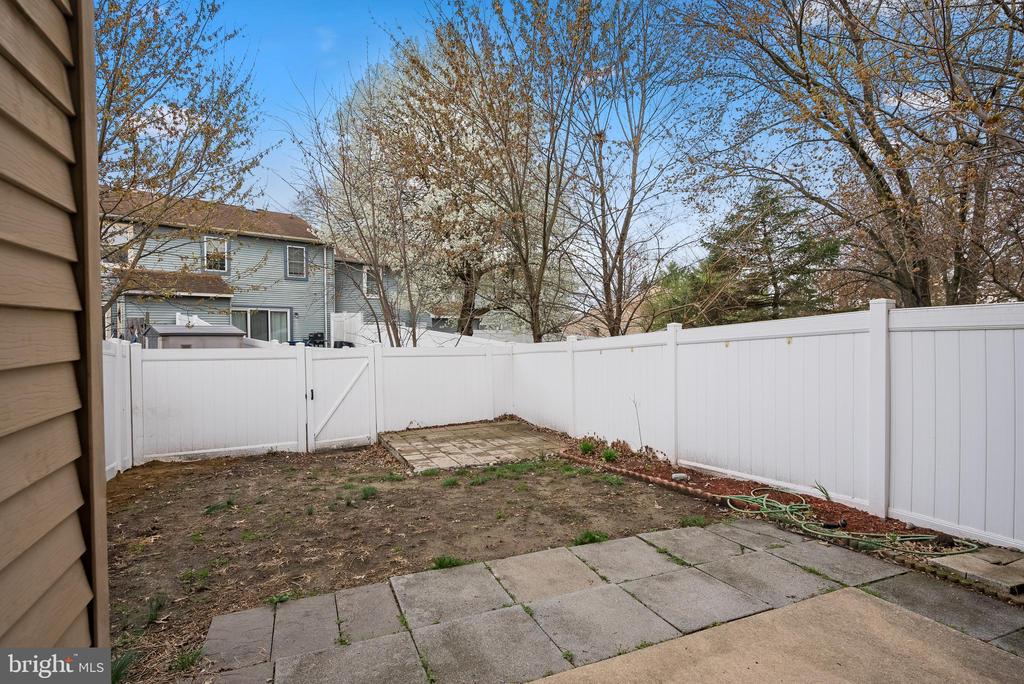 2503 ELBERTA LN