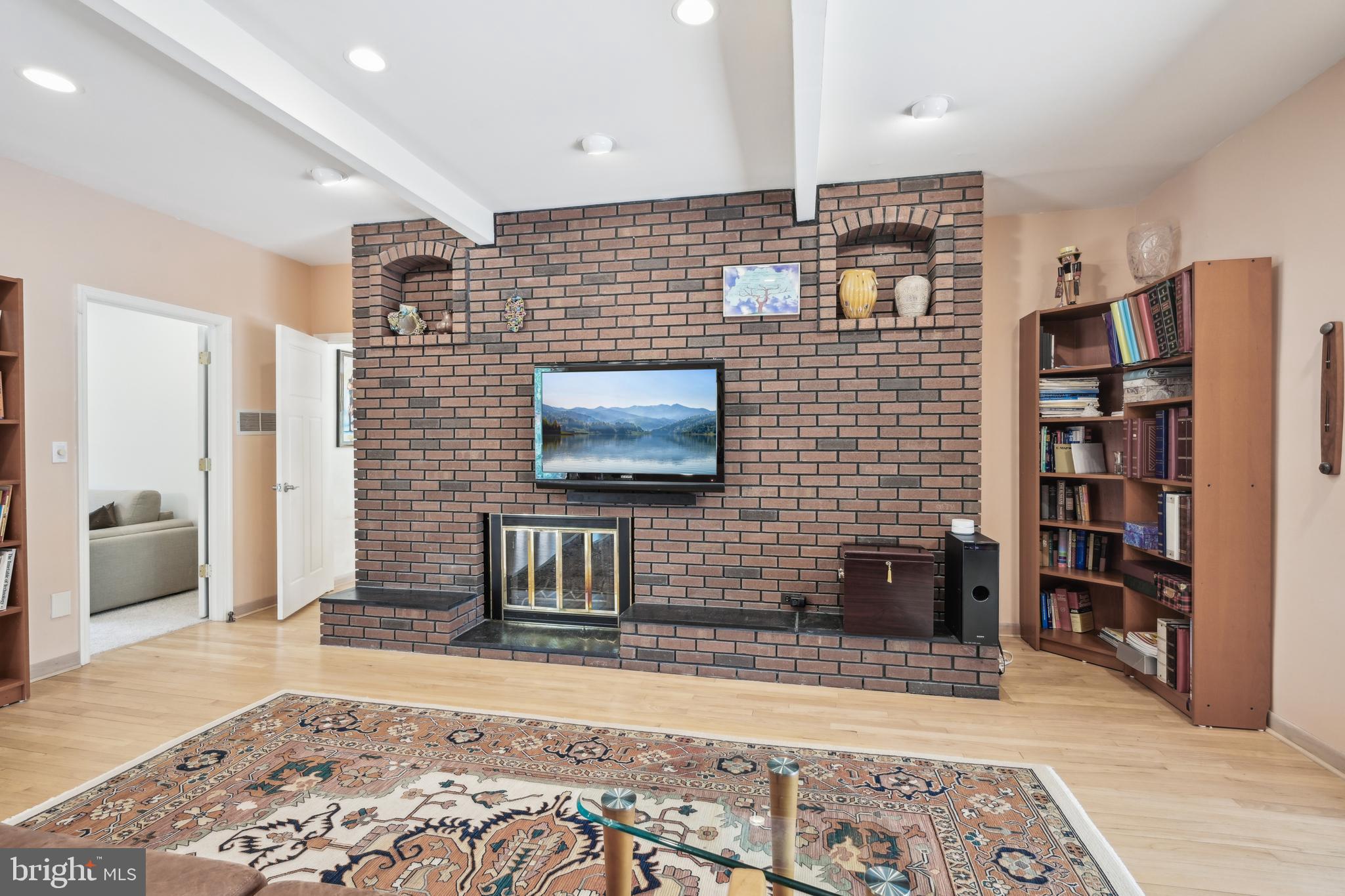 48 Cardinal Ridge Rd