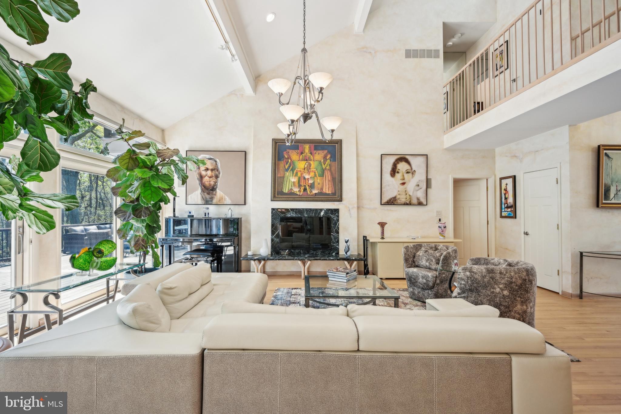 48 Cardinal Ridge Rd