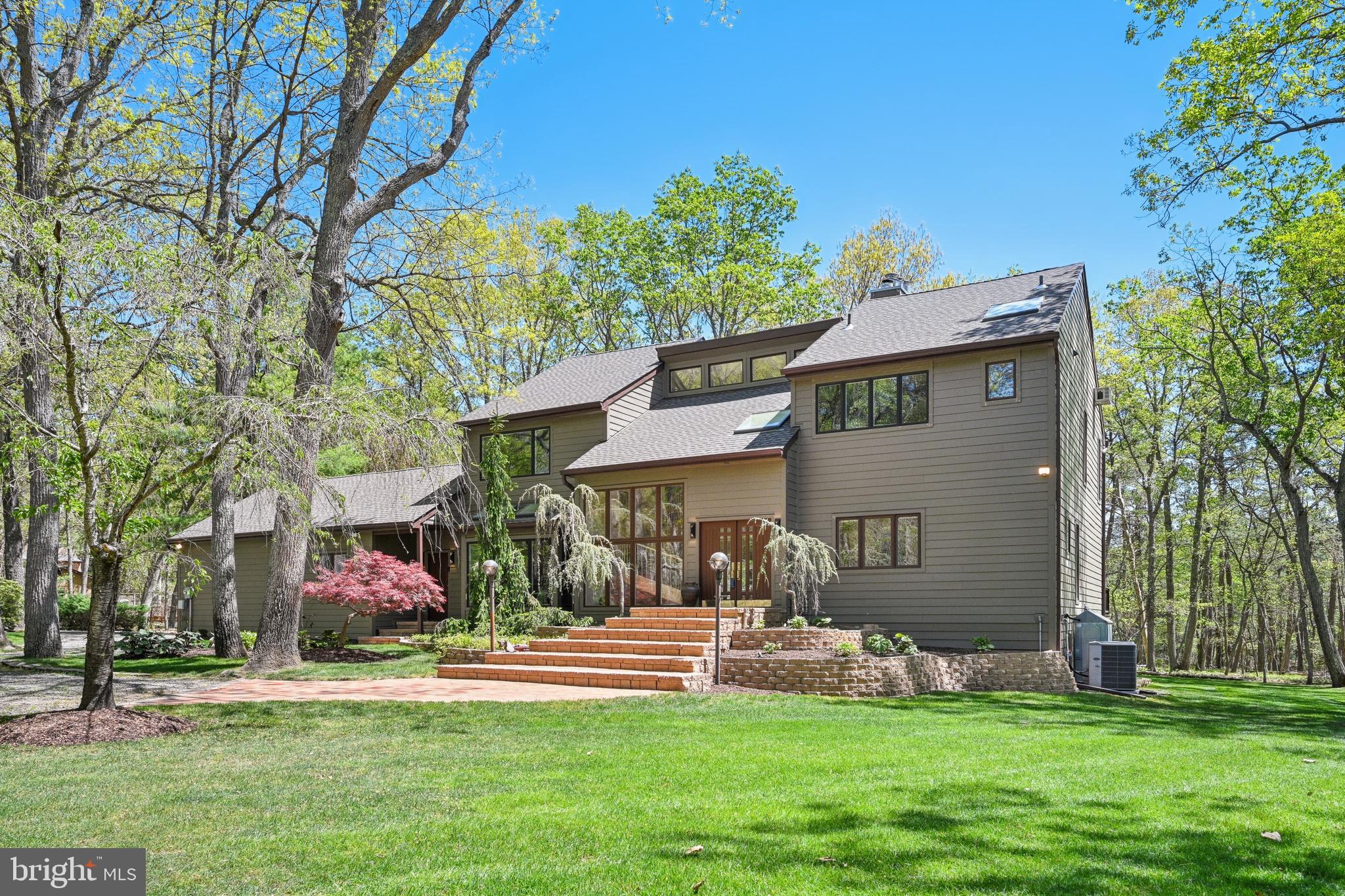 48 Cardinal Ridge Rd