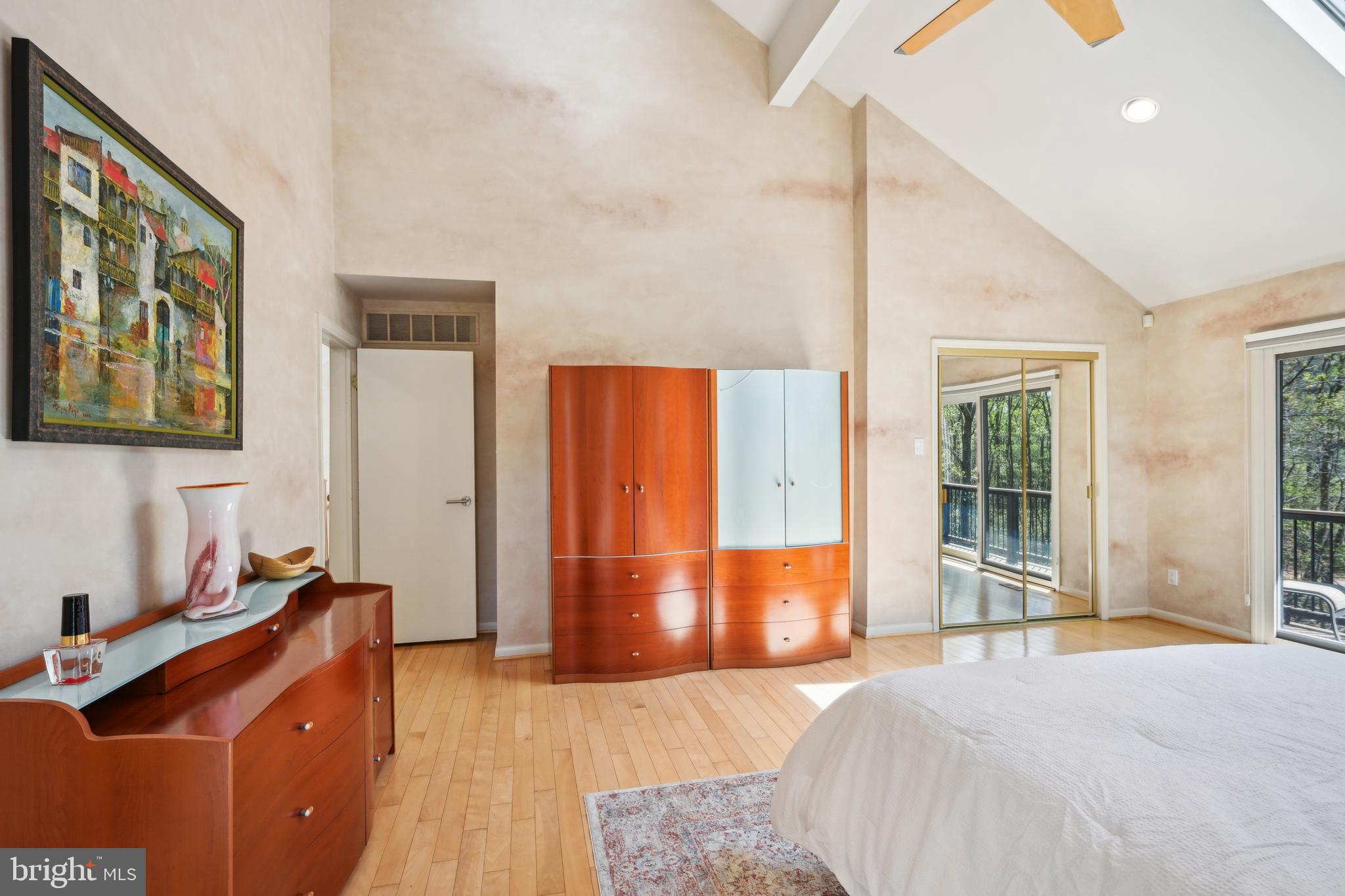 48 Cardinal Ridge Rd