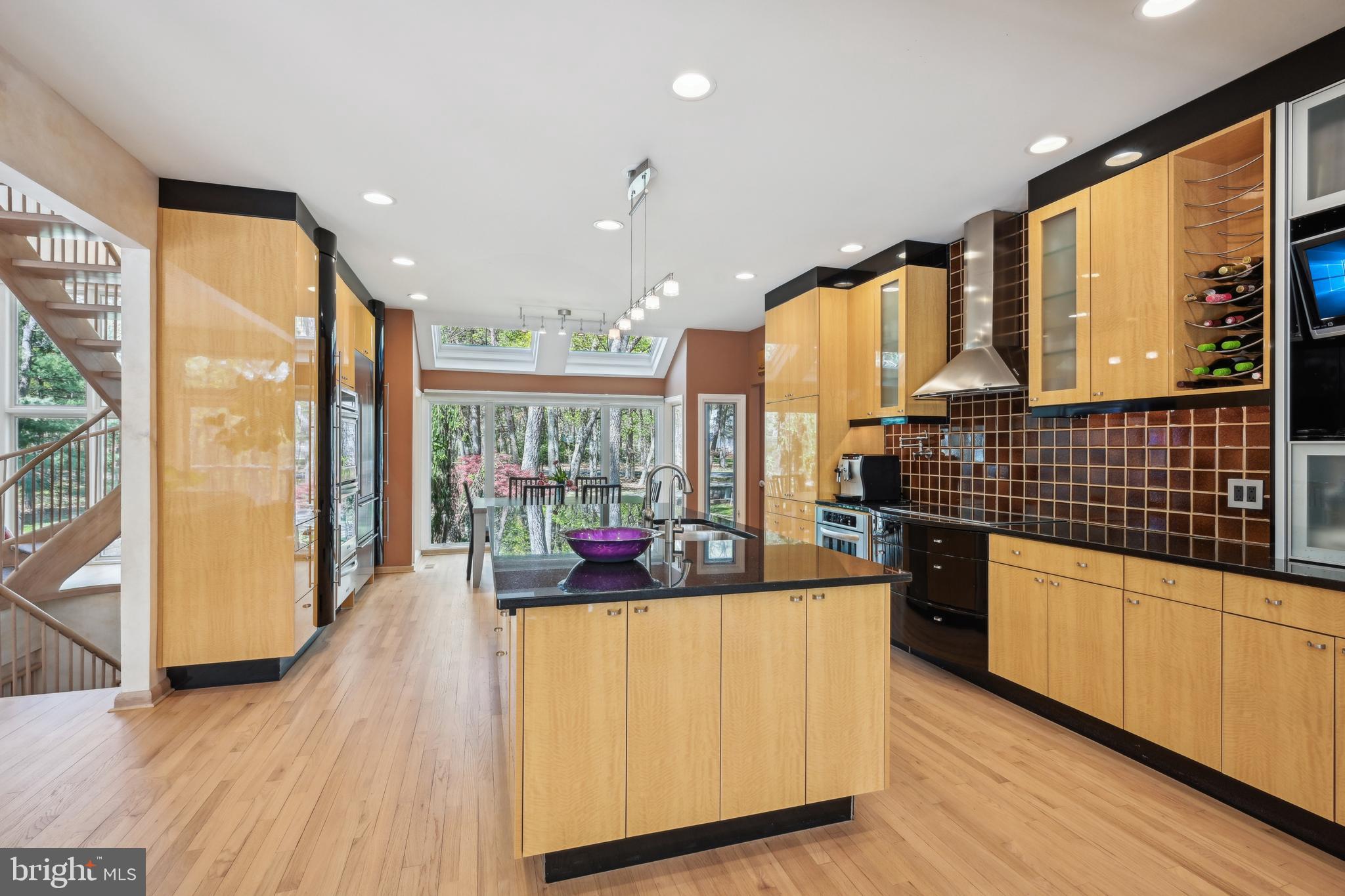 48 Cardinal Ridge Rd