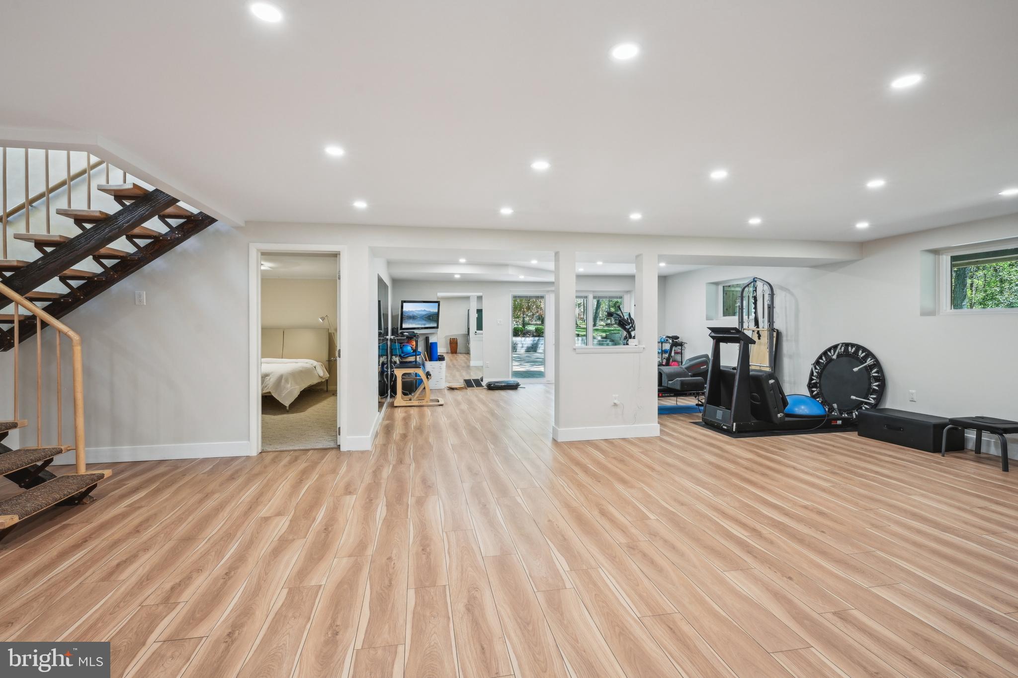 48 Cardinal Ridge Rd