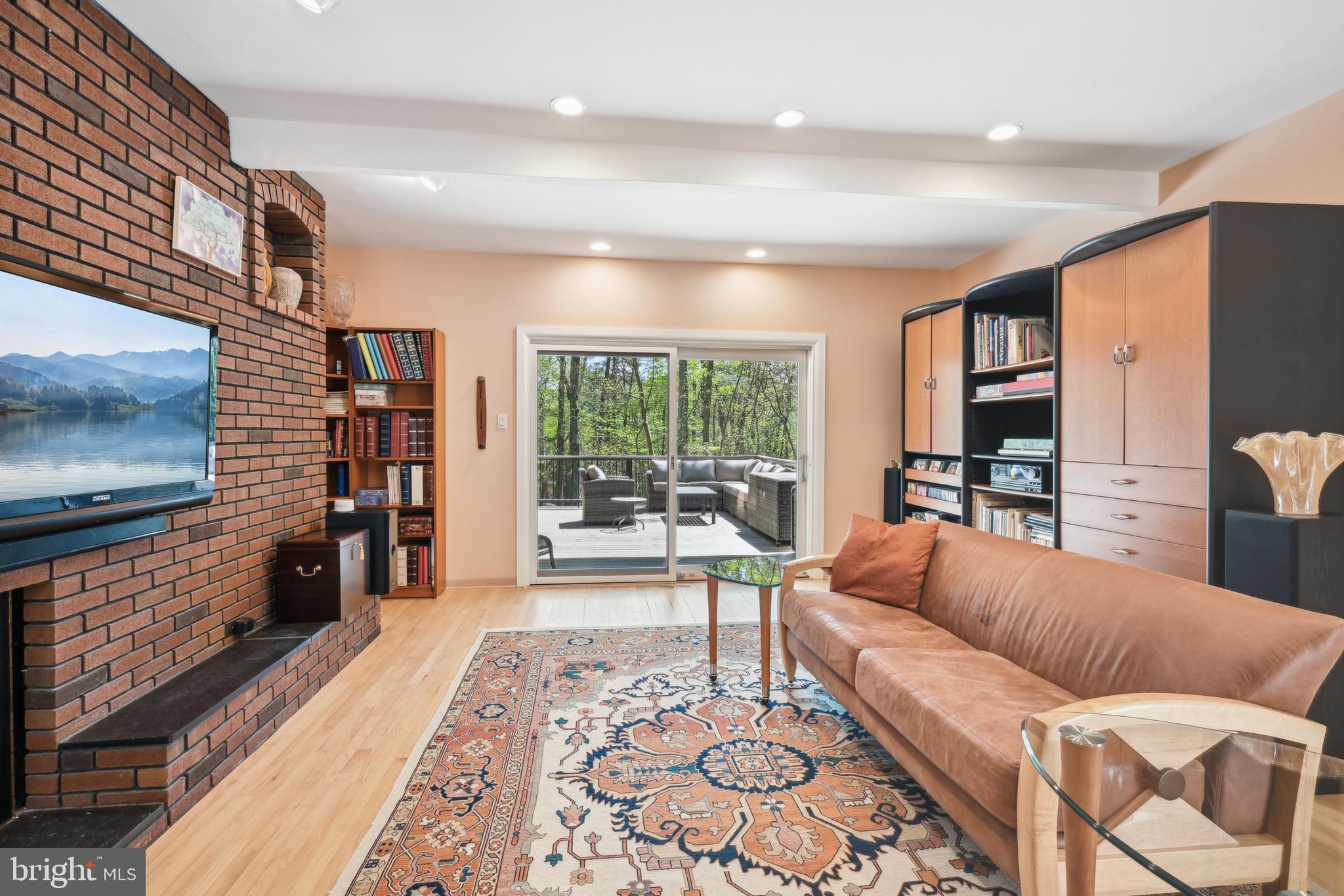 48 Cardinal Ridge Rd