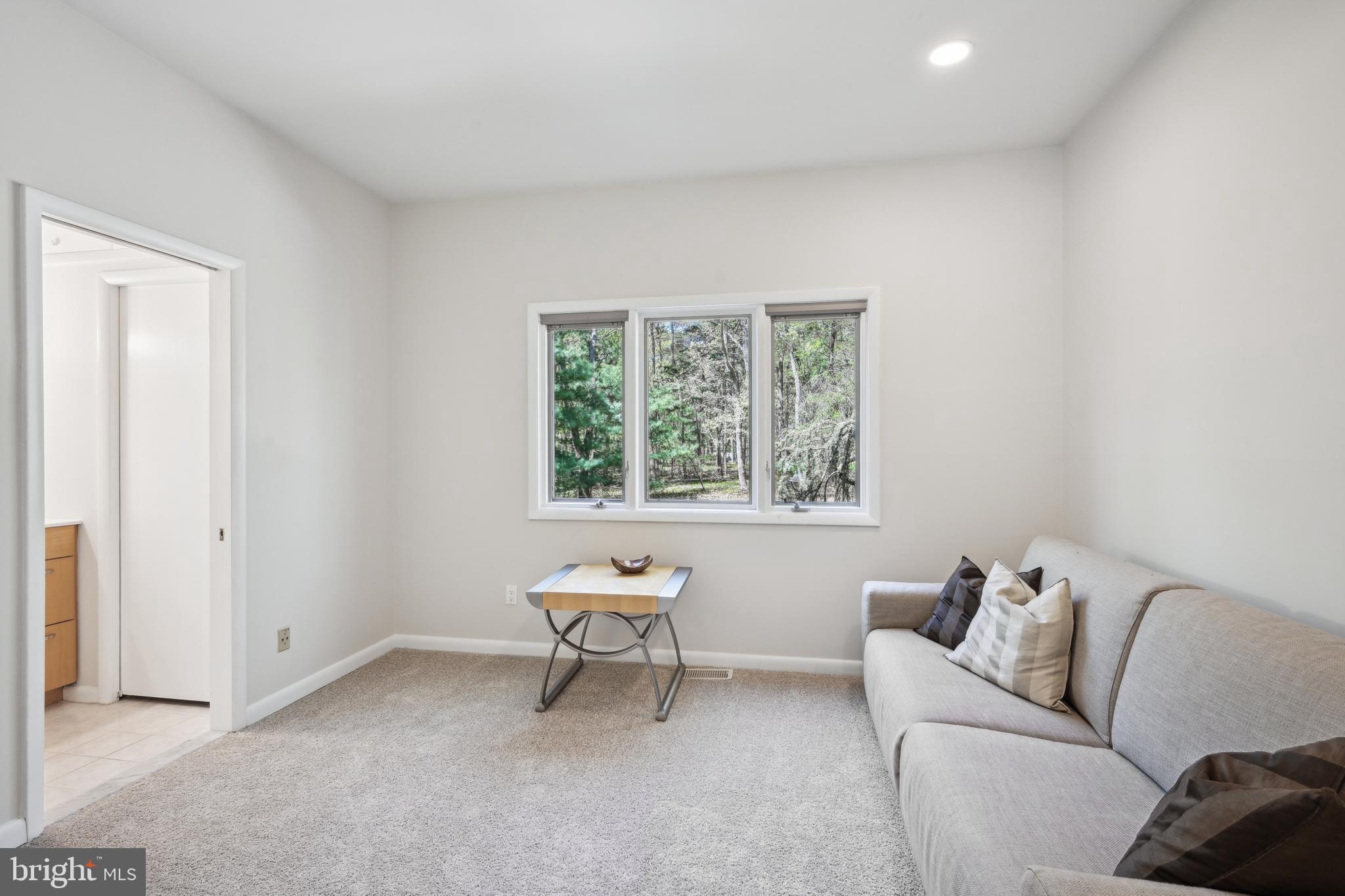 48 Cardinal Ridge Rd