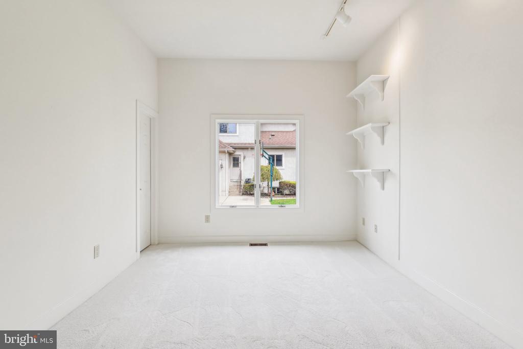 57 Bolz Ct