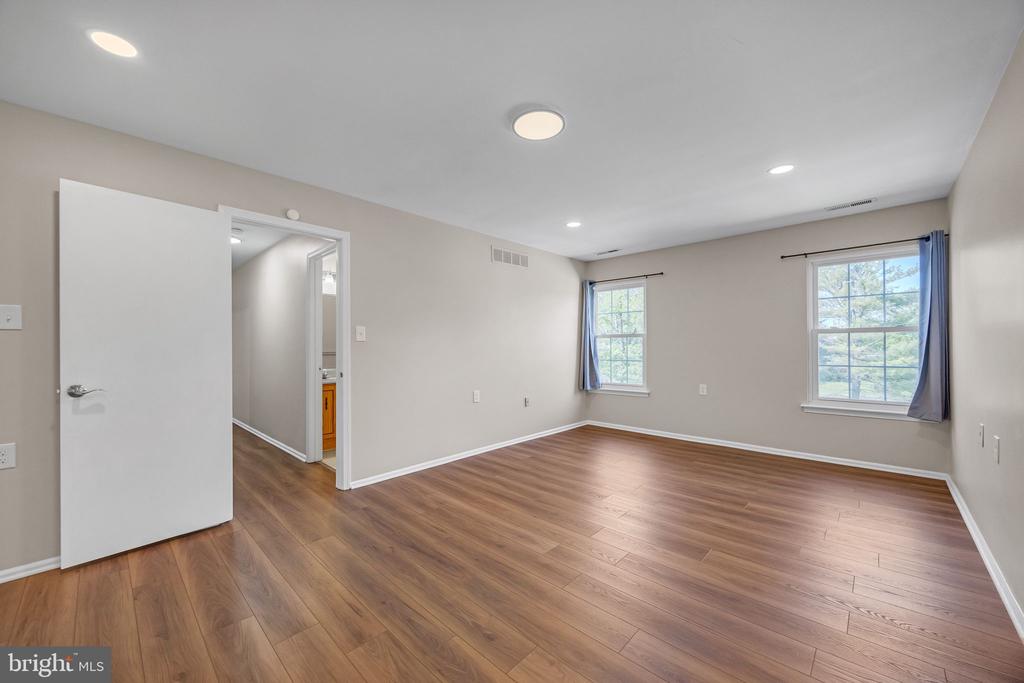 114 VILLAGE LANE