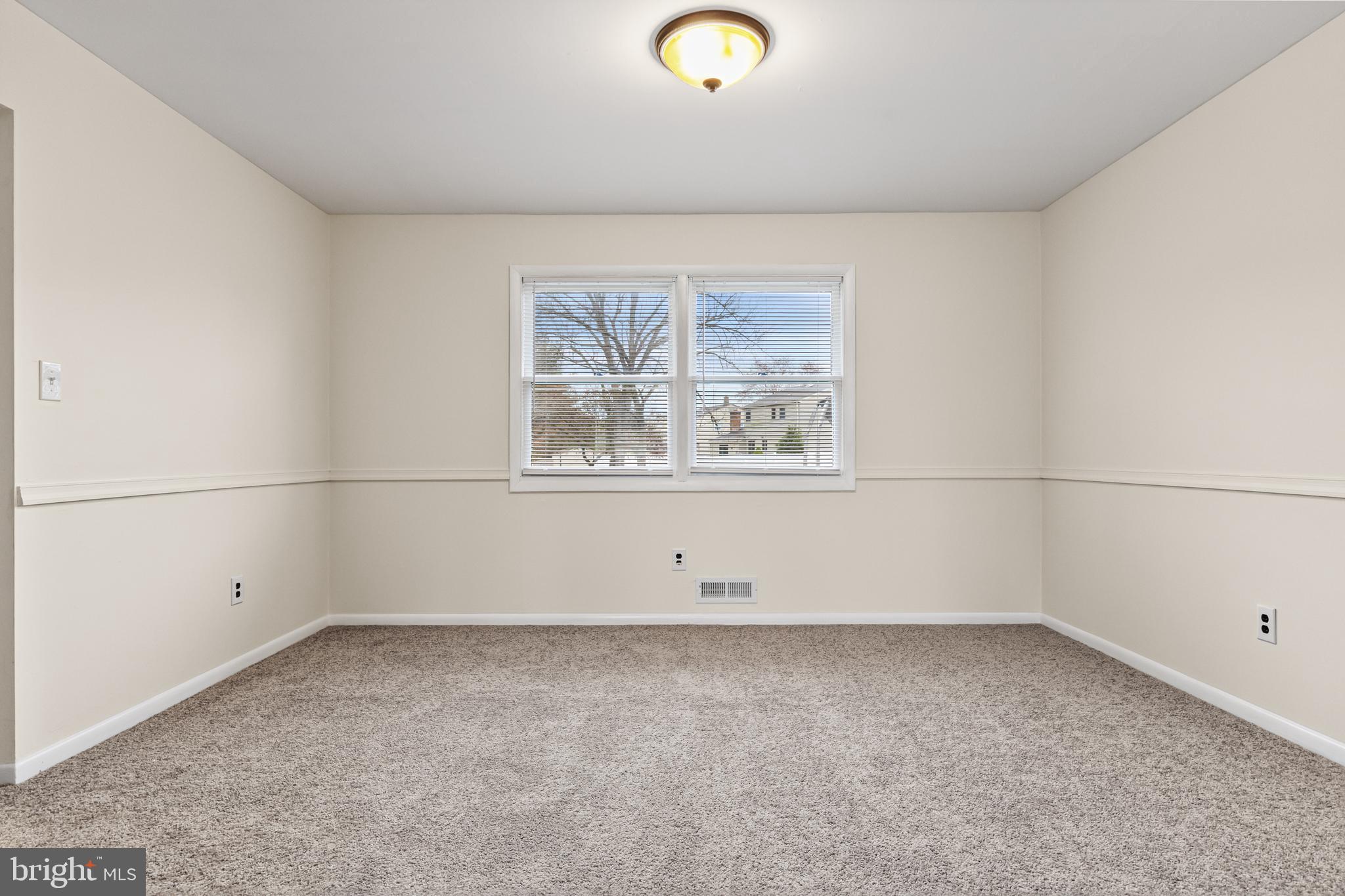 7 Knightswood Dr