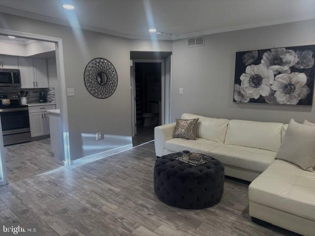 335 WOODLAKE DRIVE 335