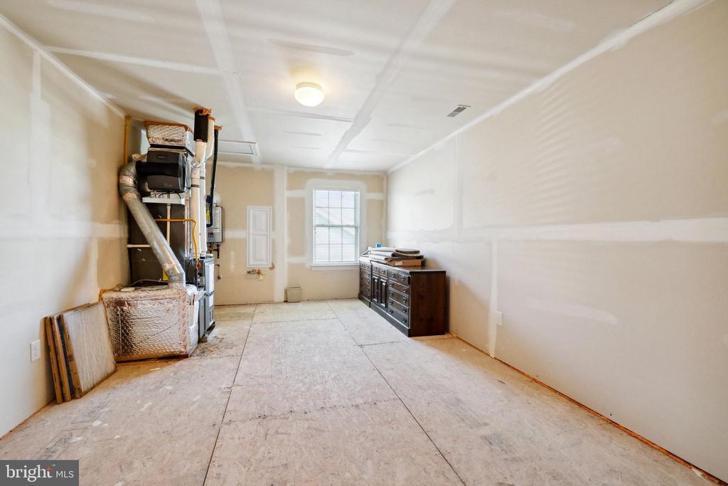 4 MITCHELL COURT