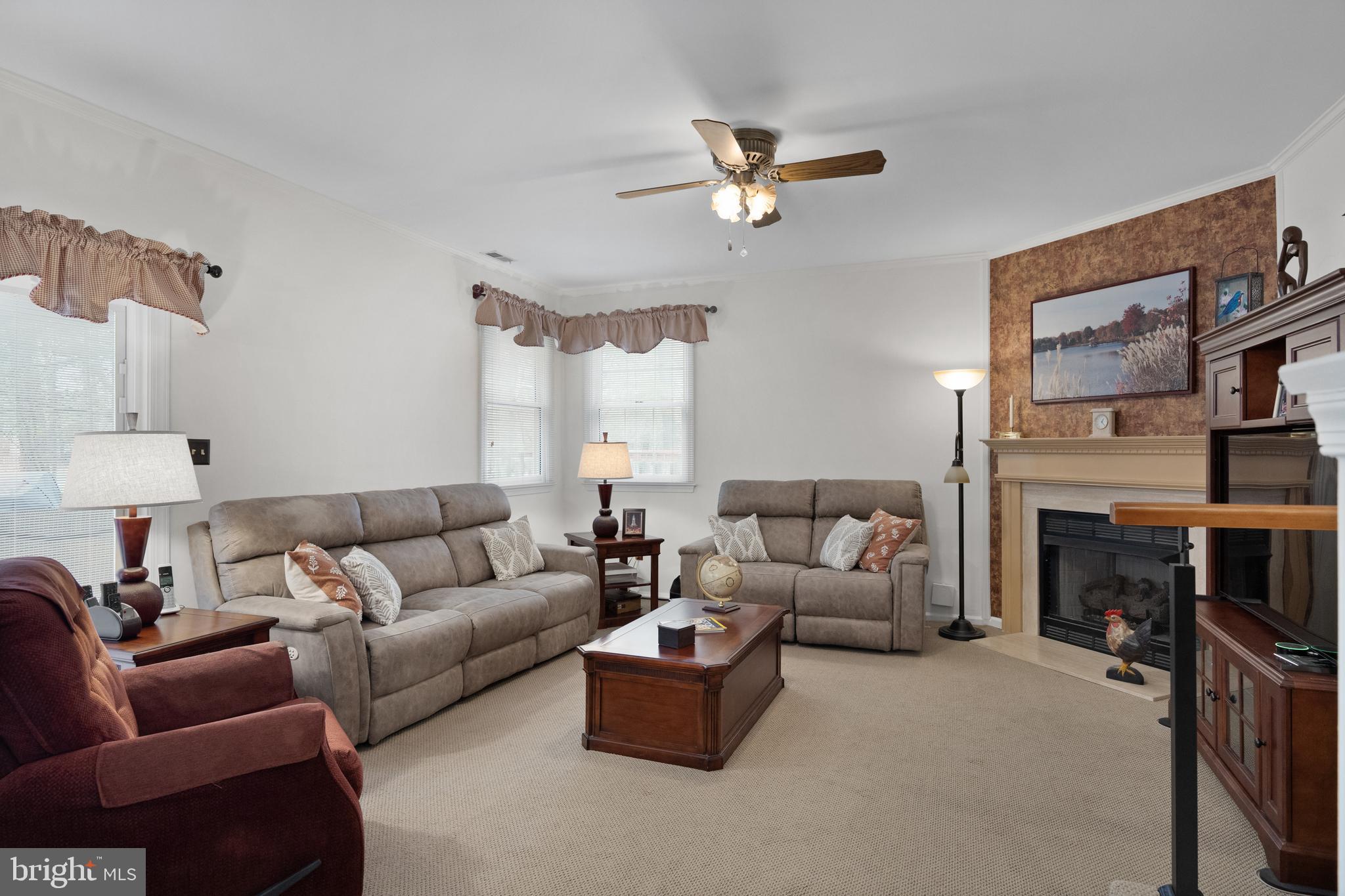 8 Picadilly Cir