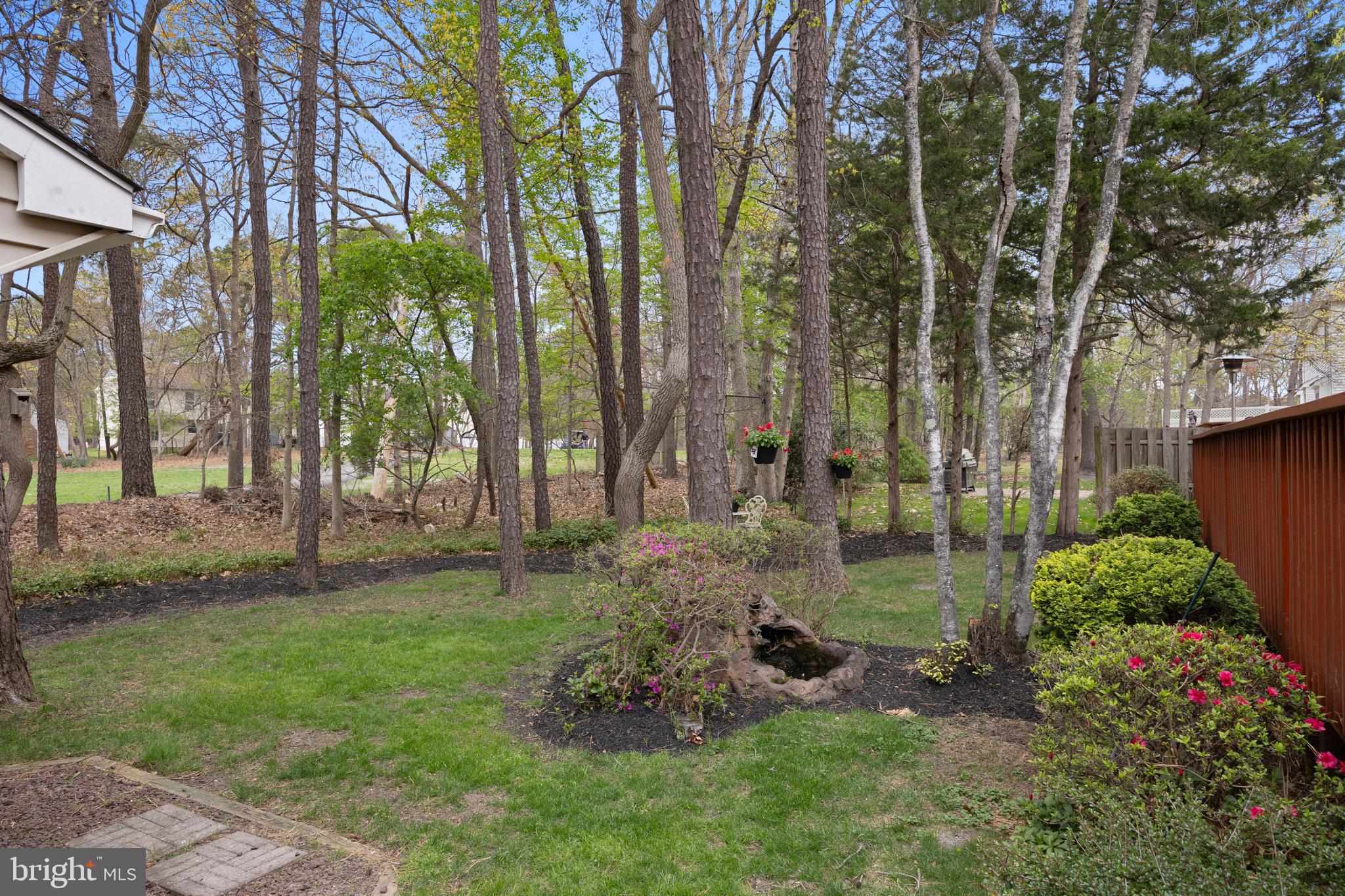 8 Picadilly Cir