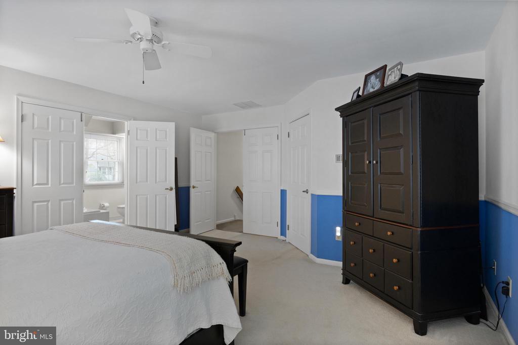 8 Picadilly Cir
