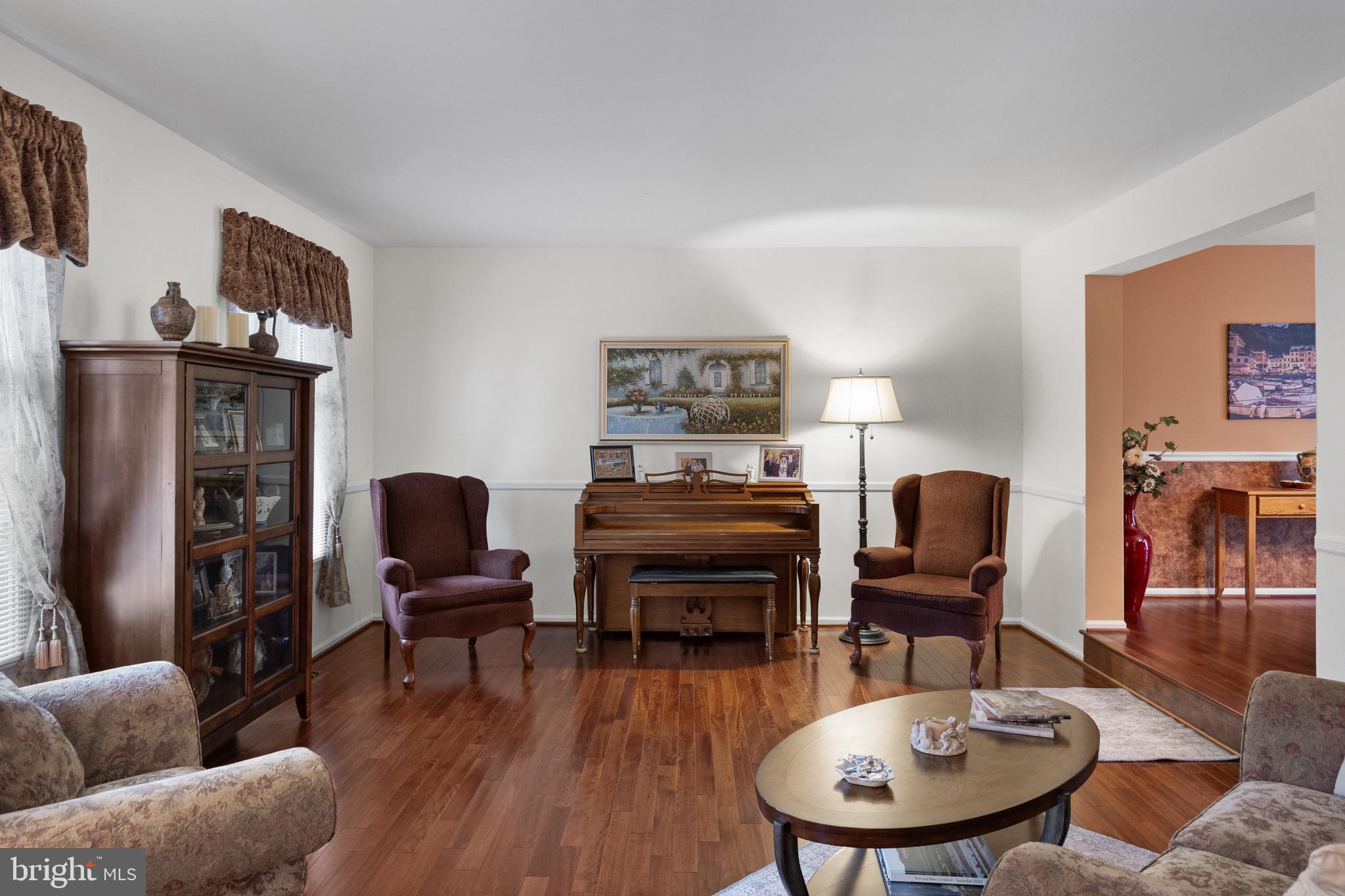 8 Picadilly Cir