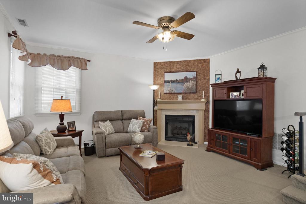 8 Picadilly Cir