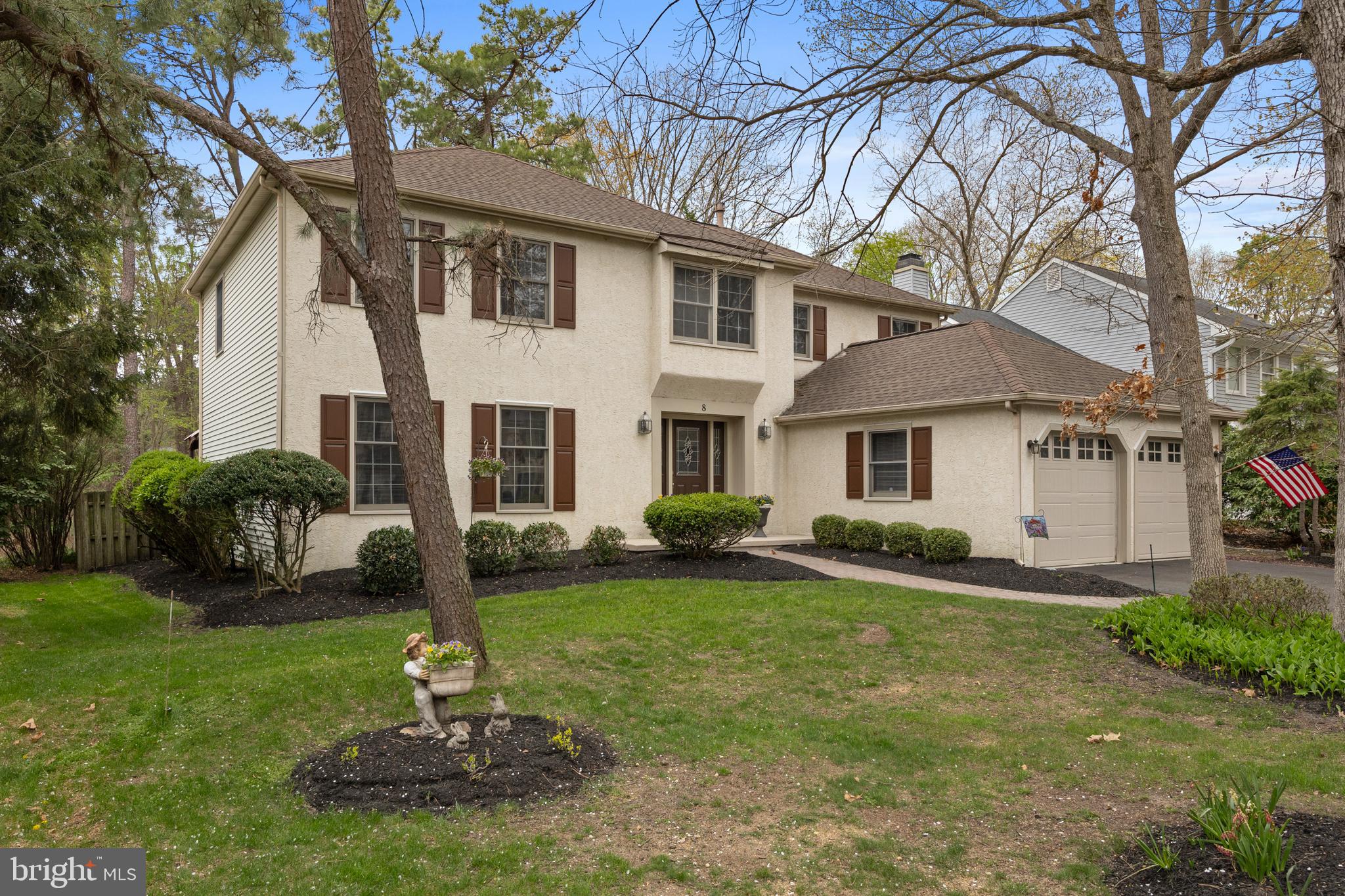 8 Picadilly Cir