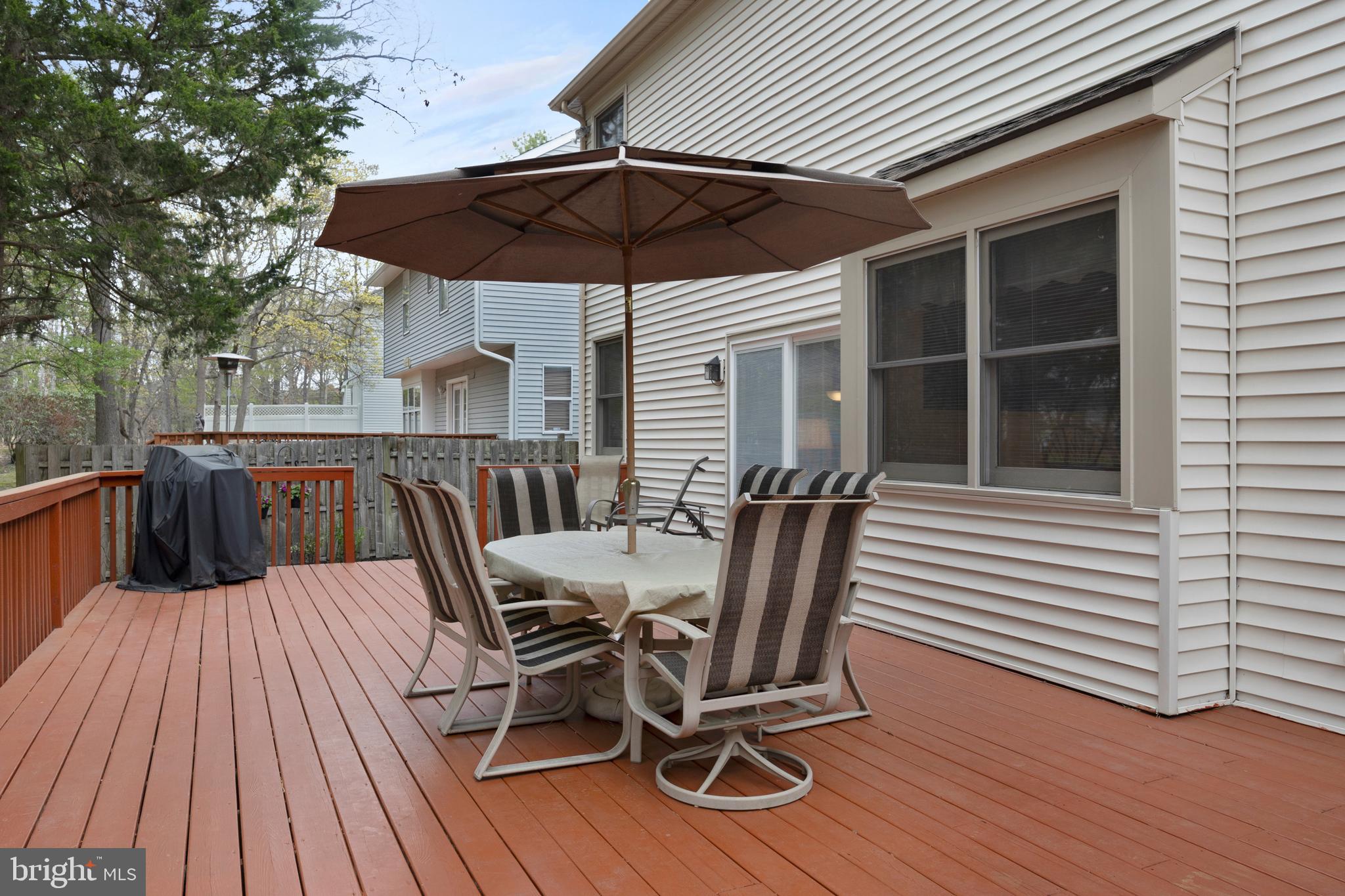 8 Picadilly Cir