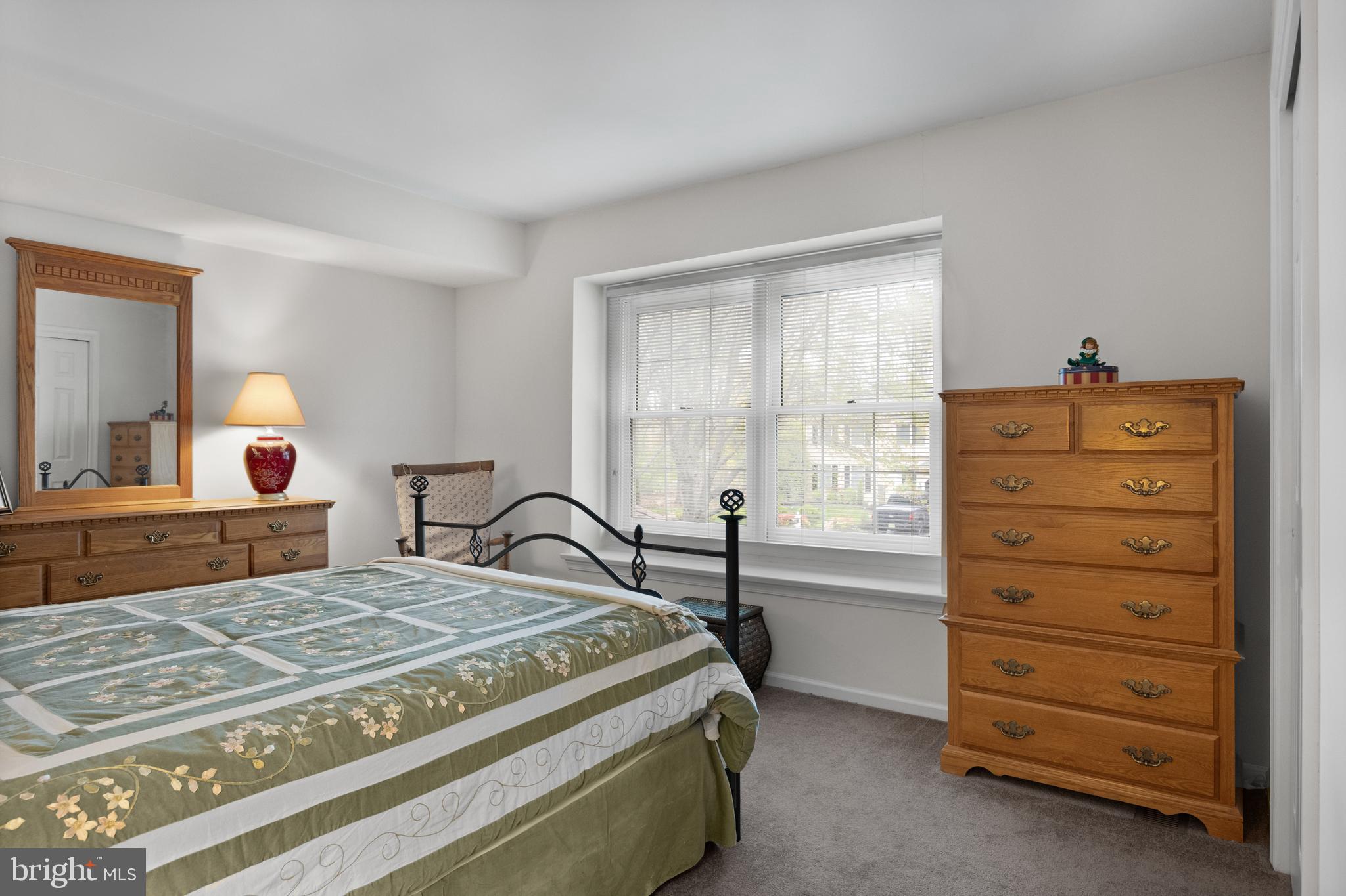 8 Picadilly Cir