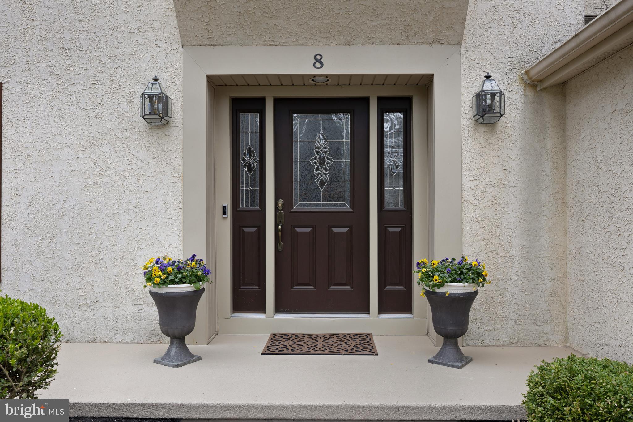 8 Picadilly Cir