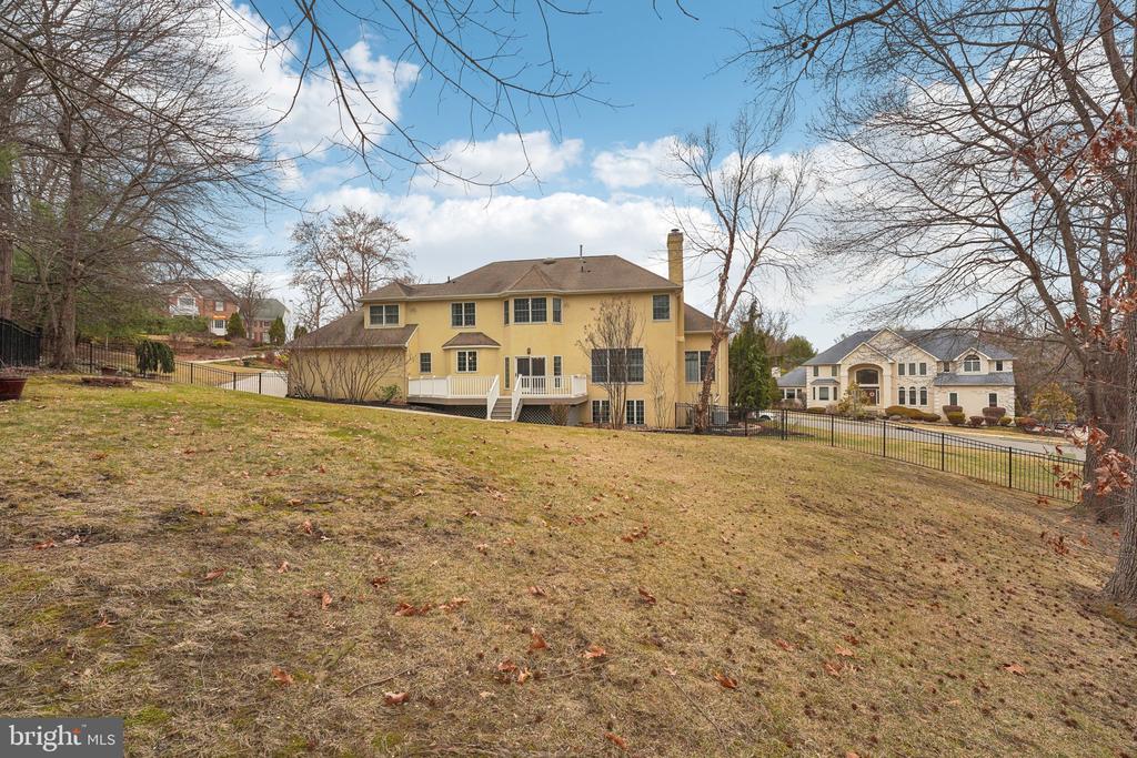 207 Summit Rd