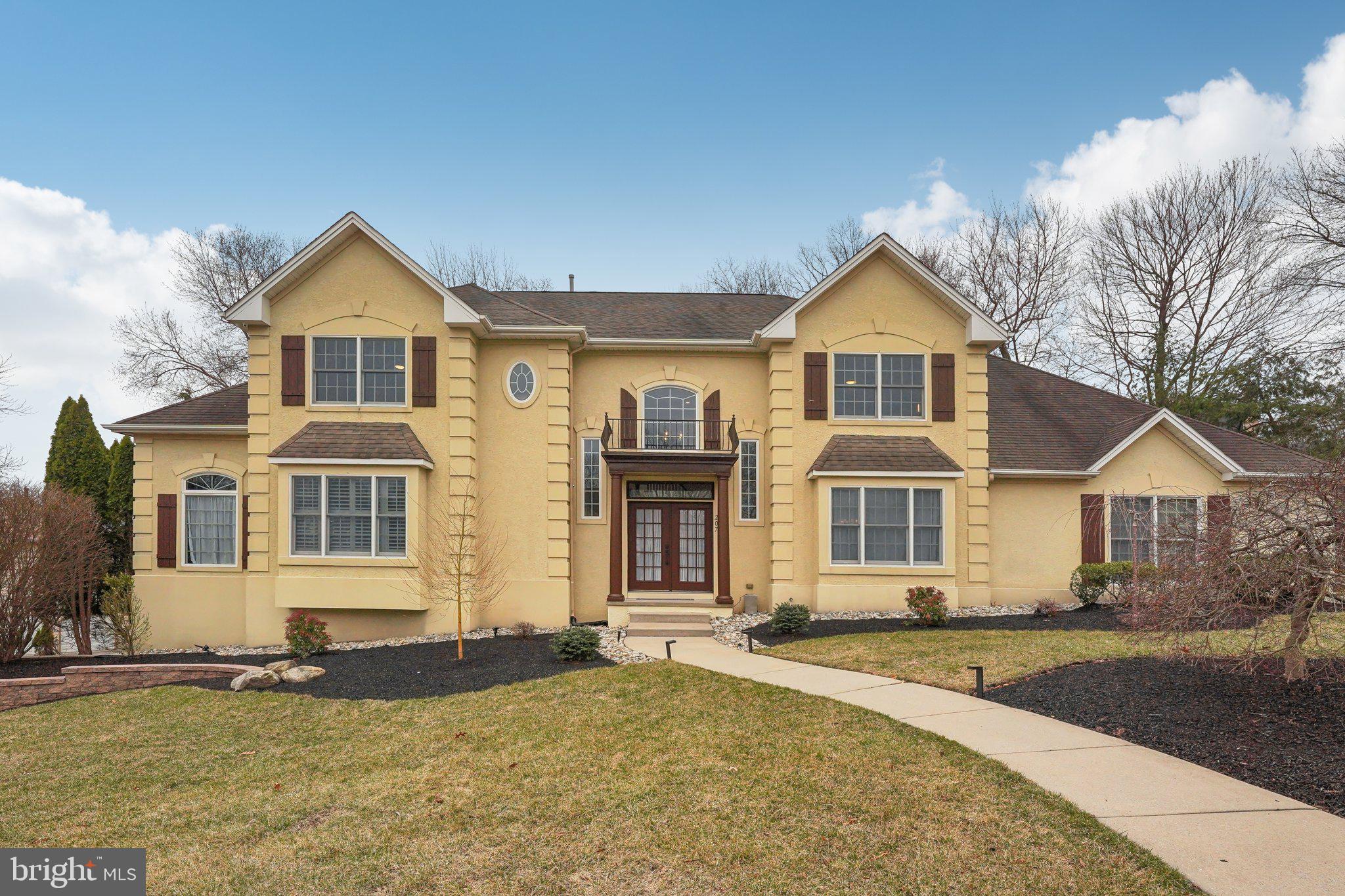 207 Summit Rd