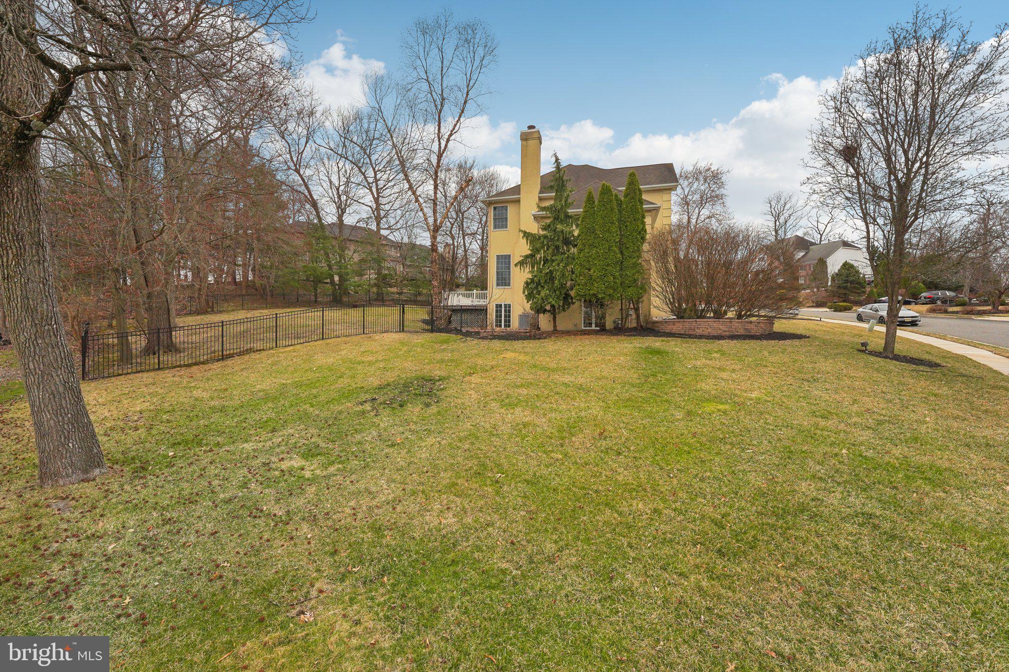 207 Summit Rd