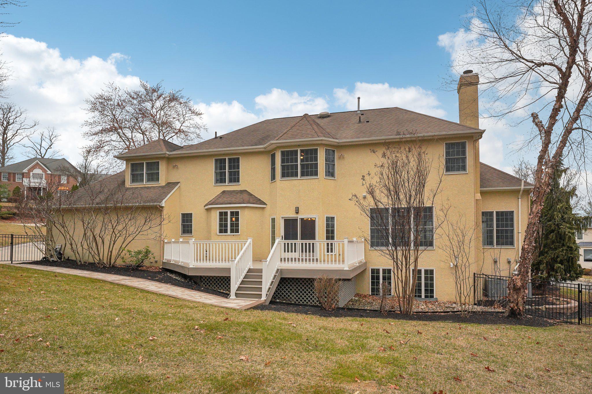 207 Summit Rd