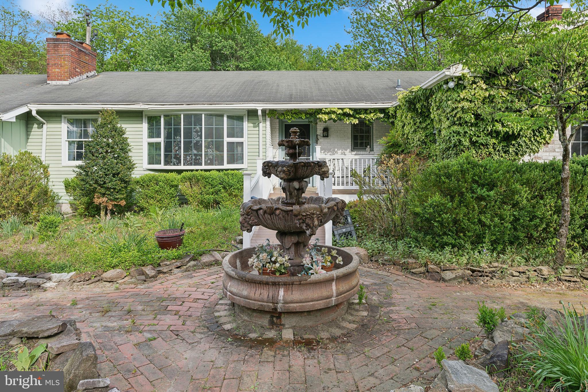 305 Hopewell Rd