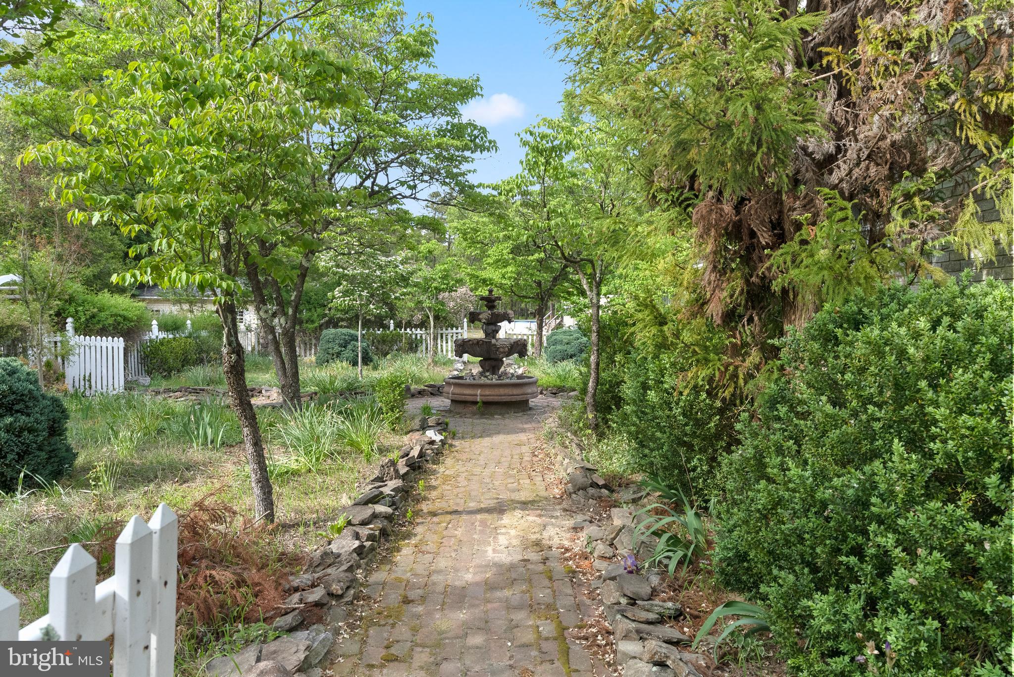 305 Hopewell Rd