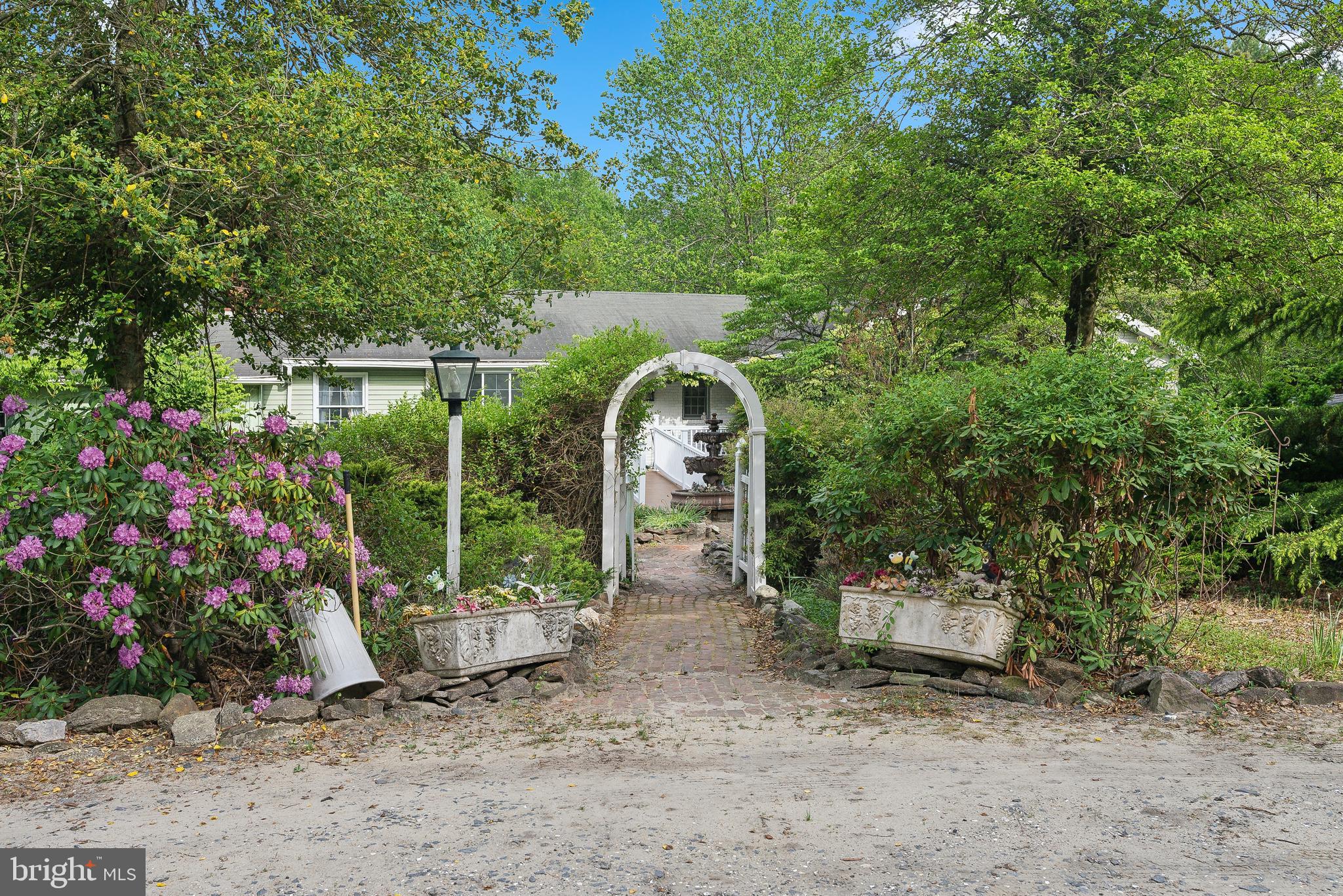 305 Hopewell Rd
