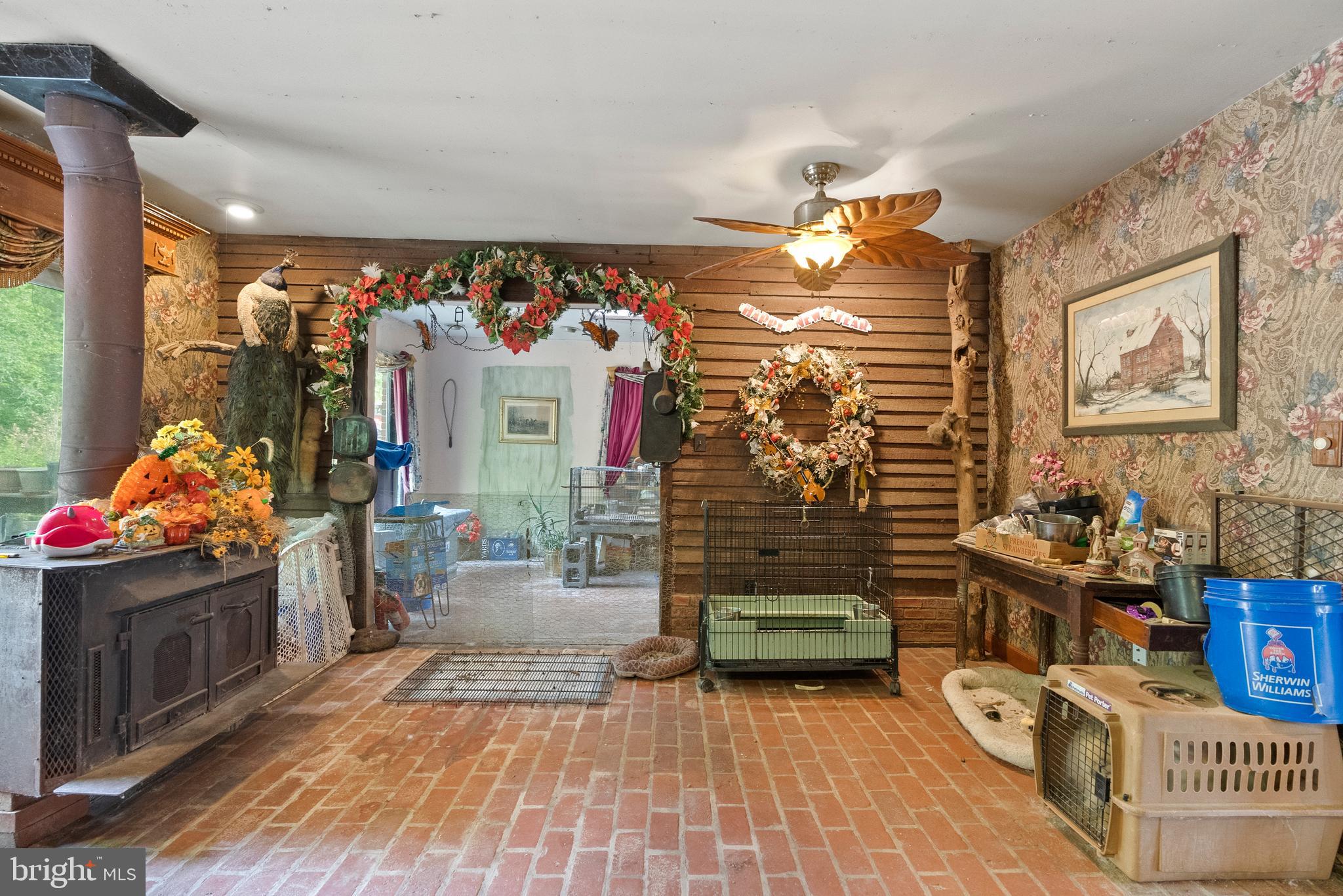 305 Hopewell Rd