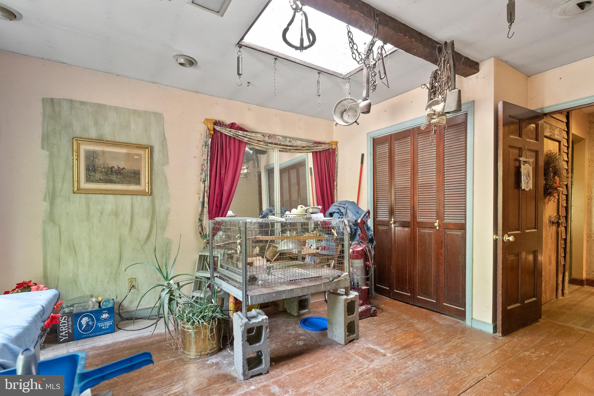 305 Hopewell Rd