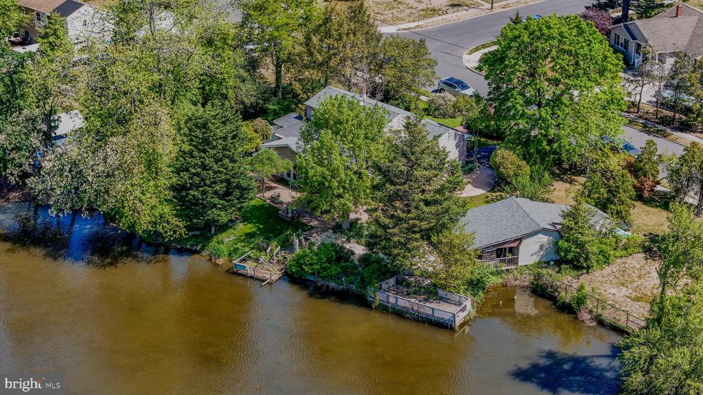 1511 GLENVIEW DRIVE